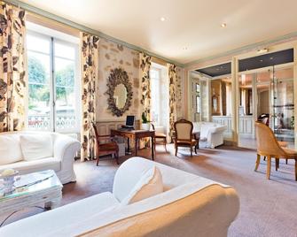 Grand Hotel Montespan-Talleyrand - Ygrande - Obývací pokoj