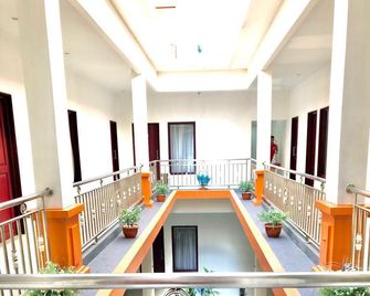 Grand Majang Hotel Ternate - Ternate - Balcón