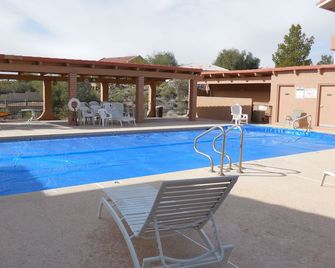 Spacious Stylish 1 level 3/2 Patio Home, Storage Pool Hot Tub Not a condo. - Fountain Hills - Басейн