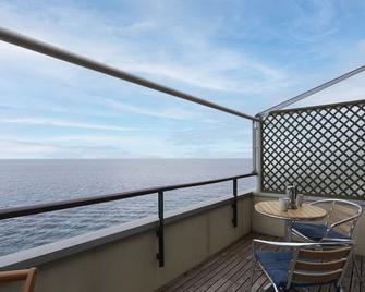 Apartment Bolla sul Mare by Interhome - Ospedaletti - Balcon