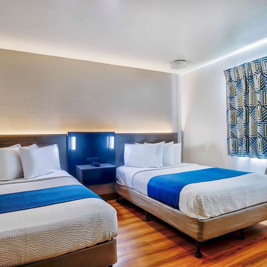 Bedroom view of Motel 6 Duluth, MN