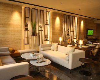 Courtyard by Marriott Mumbai International Airport - Mumbai - Lounge