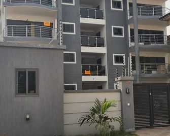 Centrally located BnB with class and yet affordable. - Accra - Gebäude