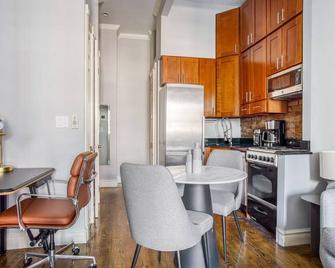 Hip West Village 1BR w/ W/D & Elevator, nr A train, by Blueground - New York - Kitchen