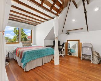 Run by Host! 5 blks to Empower, MeowWolf, 10min to Coors Field, Avs - Denver - Bedroom