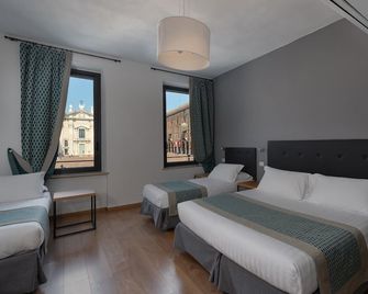 Hotel dei Gonzaga, MantegnaHotels - Mantua - Habitación