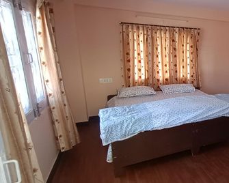 Akash Homestay - Shimla - Bedroom