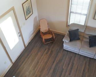 New In July 2019 !!! - Morehead - Wohnzimmer