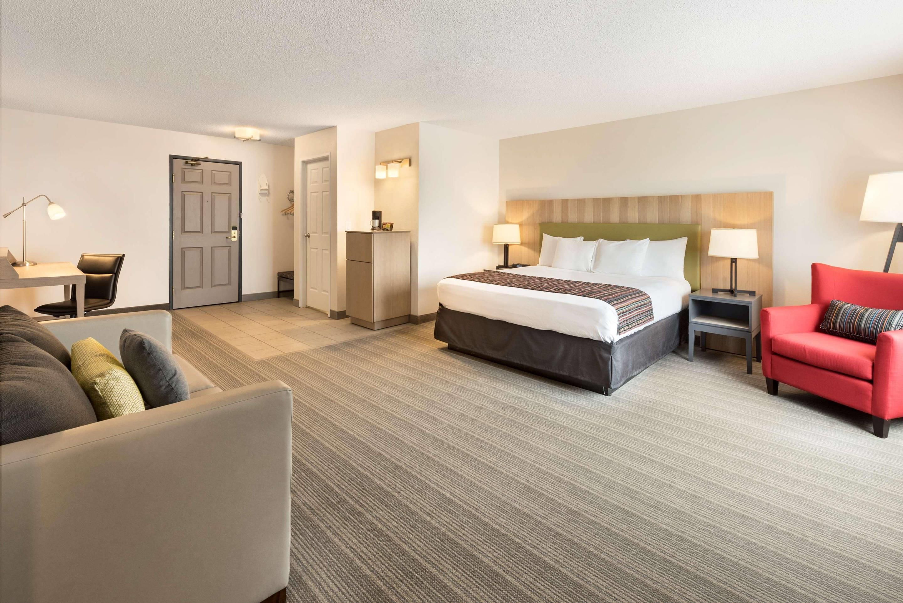 Country Inn & Suites by Radisson, Chippewa Falls, WI - Chippewa Falls - Bedroom