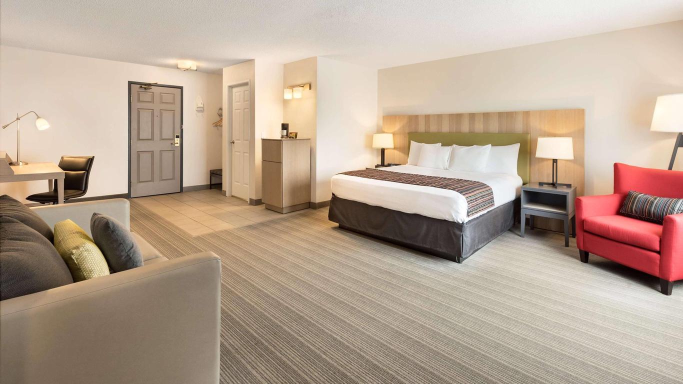 Country Inn & Suites by Radisson, Chippewa Falls