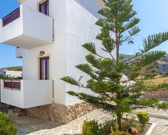 Laza Beach - Skala