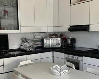 A casa di Gianni - Gallarate - Cucina