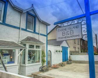 Farne Island Bed and Breakfast - Seahouses - Building
