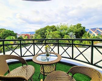Perdana Serviced Apartment & Resorts - Kampung Padang Masirat - Balcony