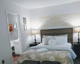 Exclusive Townhome - Central Raleigh Location - راليغ - غرفة نوم