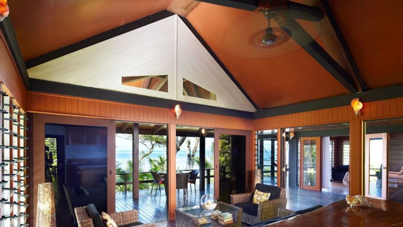 Savasi Island Resort