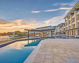 Hideaway at Royalton Negril, An Autograph Collection Resort - Adults Only - Negril - Uima-allas