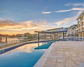 Hideaway at Royalton Negril, An Autograph Collection Resort - Adults Only - נגריל - בריכה