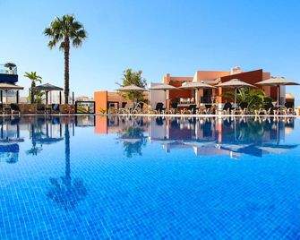 Vitors Village - Lagoa - Zwembad