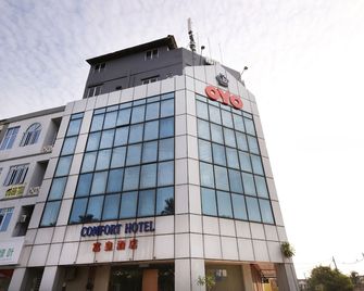Super OYO 447 Comfort Hotel Meru - Klang - Budova
