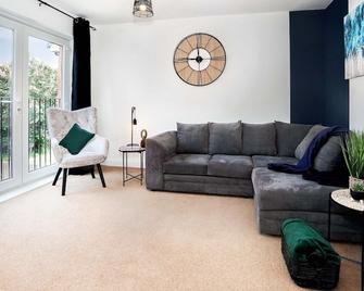 Yew Tree Close Mildenhall Bury St Edmunds - Mildenhall - Living room