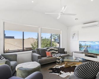 Torquay Sea Cret - Byo Linen - Torquay - Living room