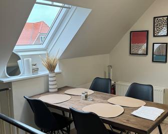 Top-equipped house in Odense - Free Parking - Odense - Matsal