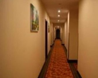 Greentree Inn Jiangsu Wuxi Huishan Ancient Town Business Hotel - Wuxi - Hallway