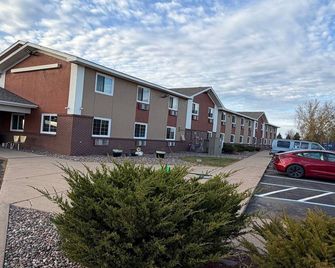 Coratel Inn and Suites by Jasper Stillwater Standard 1 King Bed Non Smoking - Stillwater - Gebäude