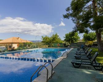 Camping-Bungalows Altomira - Navajas - Pool