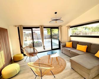 Nuiki Lodges - Gites - Montségur-sur-Lauzon - Sala de estar