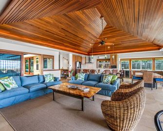 Hale Makai at Diamond Head: Stunning Oceanfront Estate w/Private Pool & AC - Honolulu - Lounge