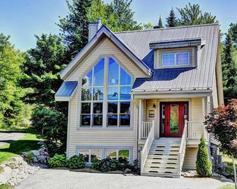 Chalet 9008 Chemin Des Alpages by Chalet - Stoneham - Bâtiment