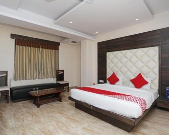 Hotel O Subhadra Residency - Meerut - Phòng ngủ