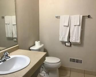 Kingsway Inn - Thunder Bay - Bathroom