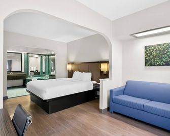 Quality Inn & Suites Monticello - Monticello - Bedroom