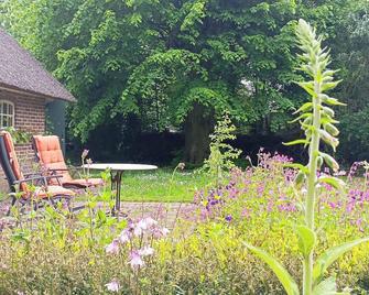 To Relax In A Beautiful Setting With Nature, Quietness And Privacy - Zweeloo - Patio