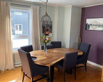 Owl House - Hot Tub with rooftop terrasse - Quebec - Comedor