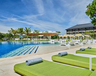 Renaissance Bali Nusa Dua Resort - 南庫塔 - 游泳池