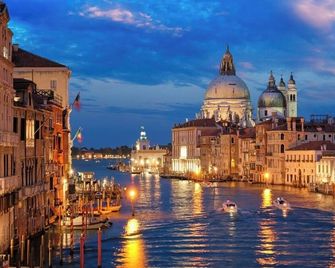 Luxea Guest House - B&B Treviso - Preganziol