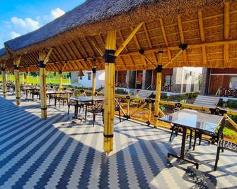 Hampi Delmont Resort - Hampi - Patio