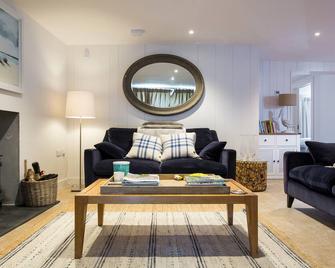 The Booty - Salcombe - Living room