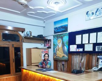 Hotel Parvati Valley - Kasol - Recepción