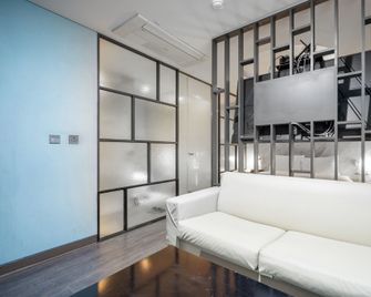 Design Hotel Tteulaen - Pyeongtaek - Sala de estar
