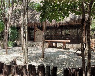 Aldea Maya-Ha Cabañas con cenotes - 莫雷洛斯港 - 天井