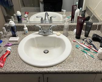 750 sq ft, carpeted, futon. - San Ramon