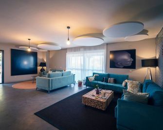 Miluna - Hormigos - Lobby