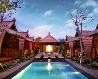Poedja Villa Jimbaran - Kuta Selatan - Kolam