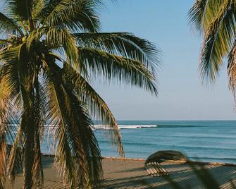 Samas Lasal - Hotel La Saladita - Zihuatanejo - Strand