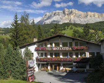 Pension Atlantic - Badia/Abtei - Budynek